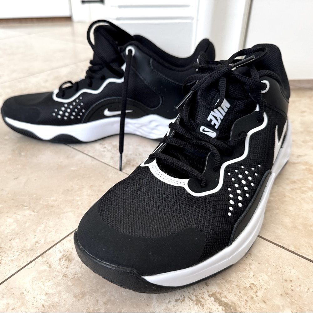Nike NWT Men's Black Athletic Shoes Size 10.5